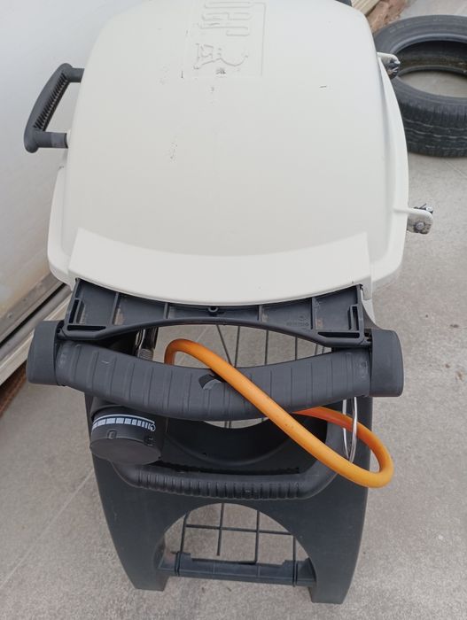 Weber 2000 барбекю на газ