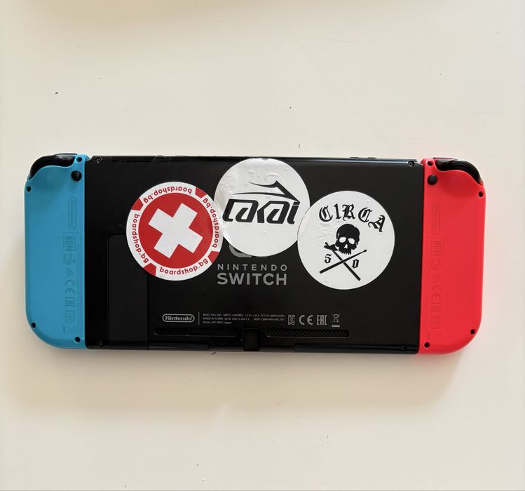 Nintendo Switch с допълнителни джойстици