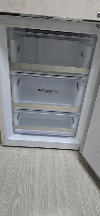 Продаётся холодильник LG