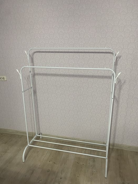 Напольная вешалка