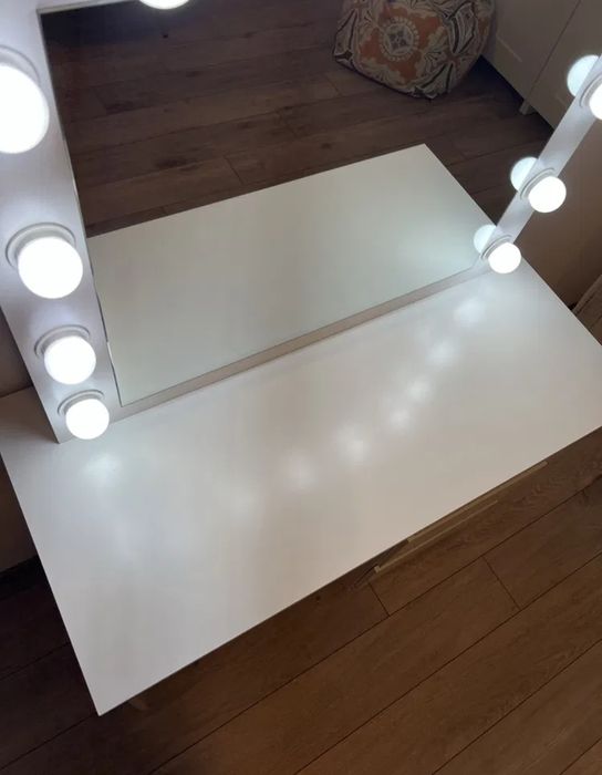 Domez măsuța de makeup