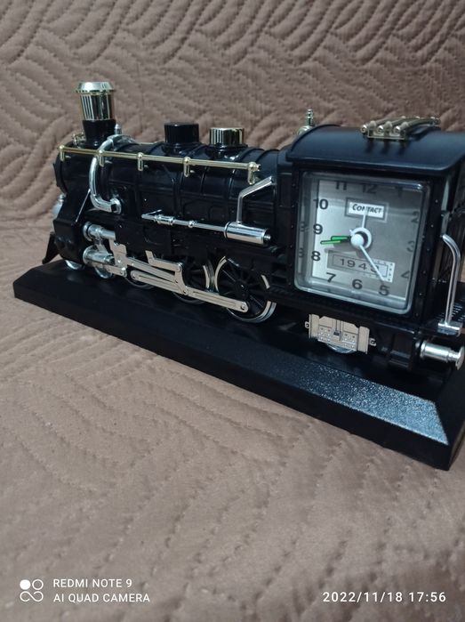 Локомотив часовник 1943.