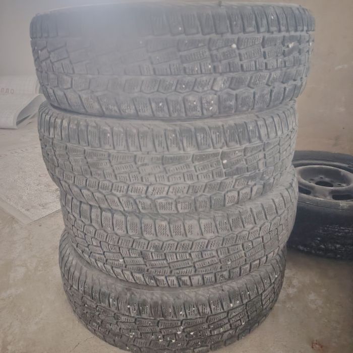 Шины зимние комплект