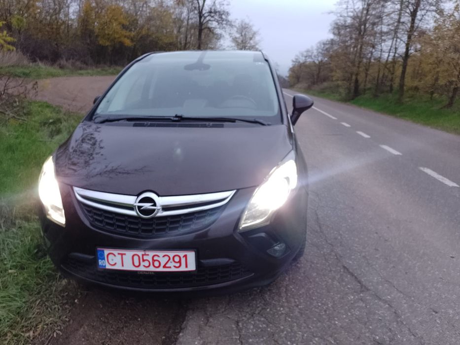 Vând Opel Zafira C Tourer