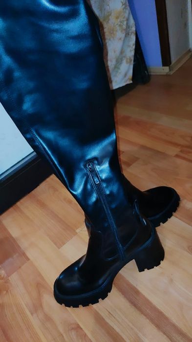 Vând cizme damă  marimea 36