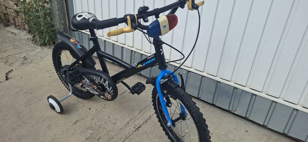 Bicicleta Btwin 16" pentru copii 4-7 ani.