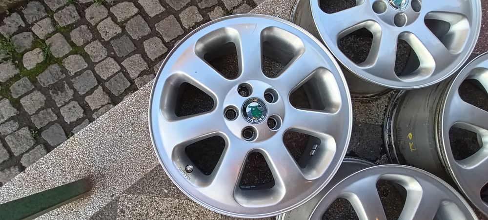 Оригинални Шкода Сеат Фолксваген Ауди 5×100 16 цола 6 1/2 J 57.1 ц.отворЕт 42