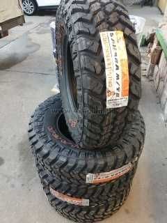 Vand anvelope noi off road,mud terrain  235/75 R15 CST MT2 M+S