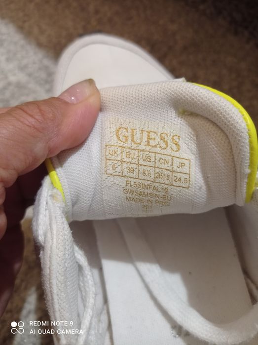 Маратонки,сникърси бели Guess