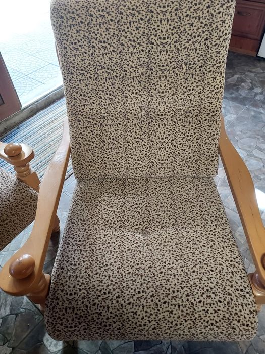 Мебели за всекидневна от масив