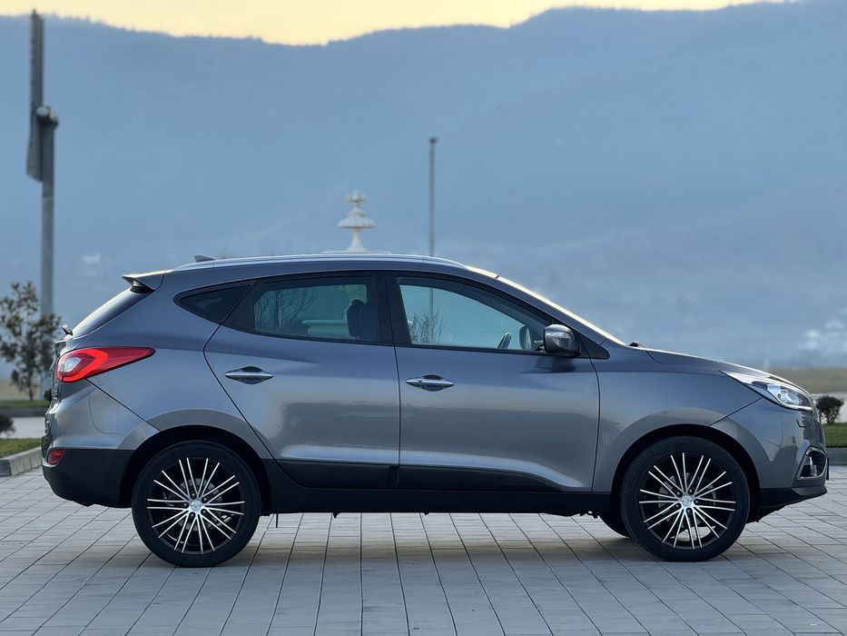 Hiunday ix35 edition motor 2.0 diesel 184cp euro5  4WD 4X4 adus recent