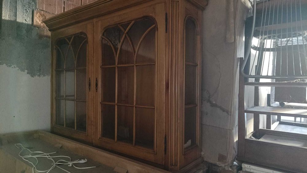vitrine din lemn masiv cu sticlă, kit complet ambalat din fabrică