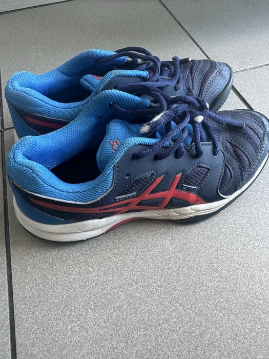 Детски спортни обувки