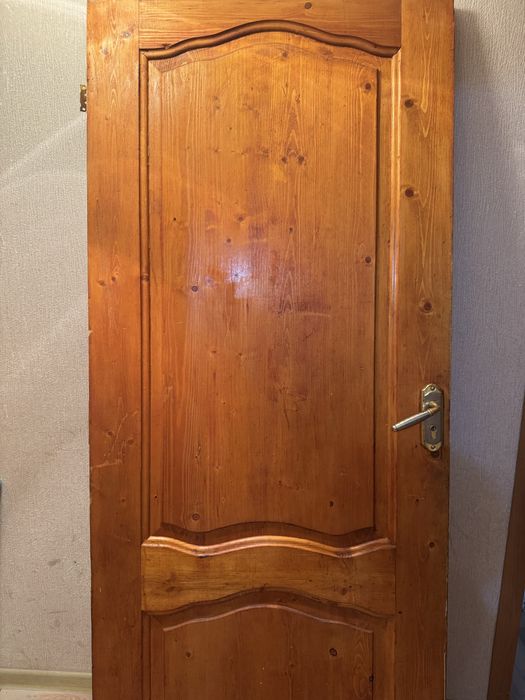 Ағаш есік сатылады.7000 теңге