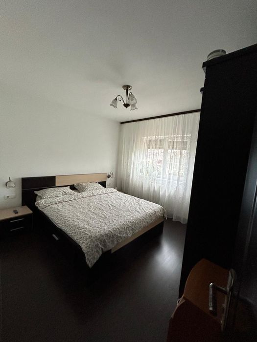 Mobilier dormitor format din dulap ,pat comodede pat si comoda pt .tv