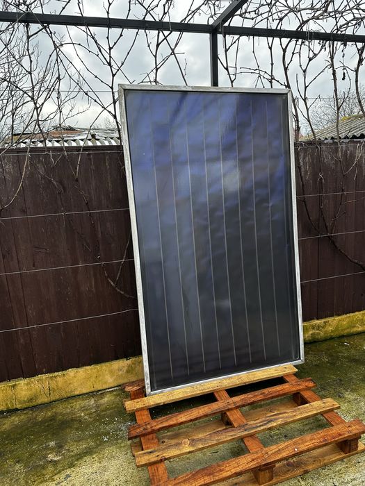 De vinzare boiler termo electric  de 250l+ panou solar