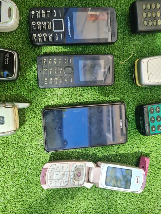 Различни модели телефони една цена