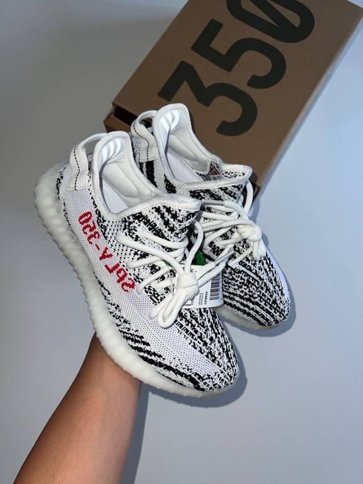 Yeezy Boost 350 v2 Zebra