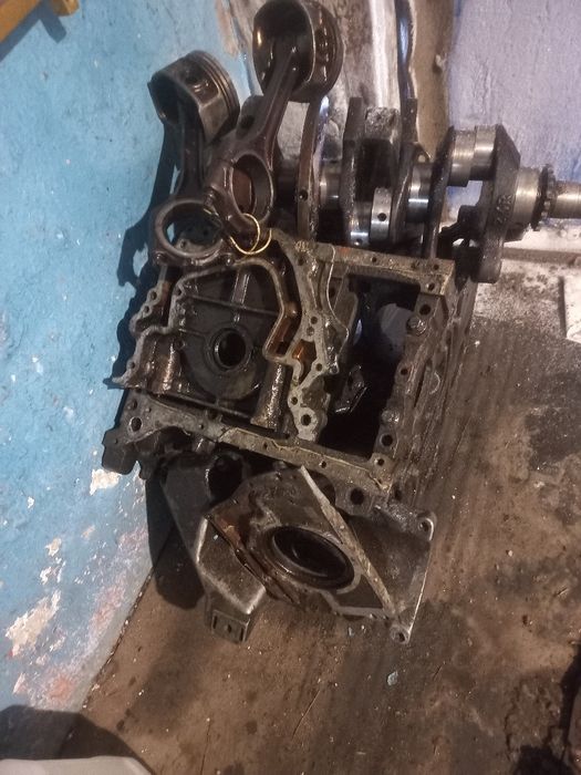 Продам блок 2.4л ауди 30кл