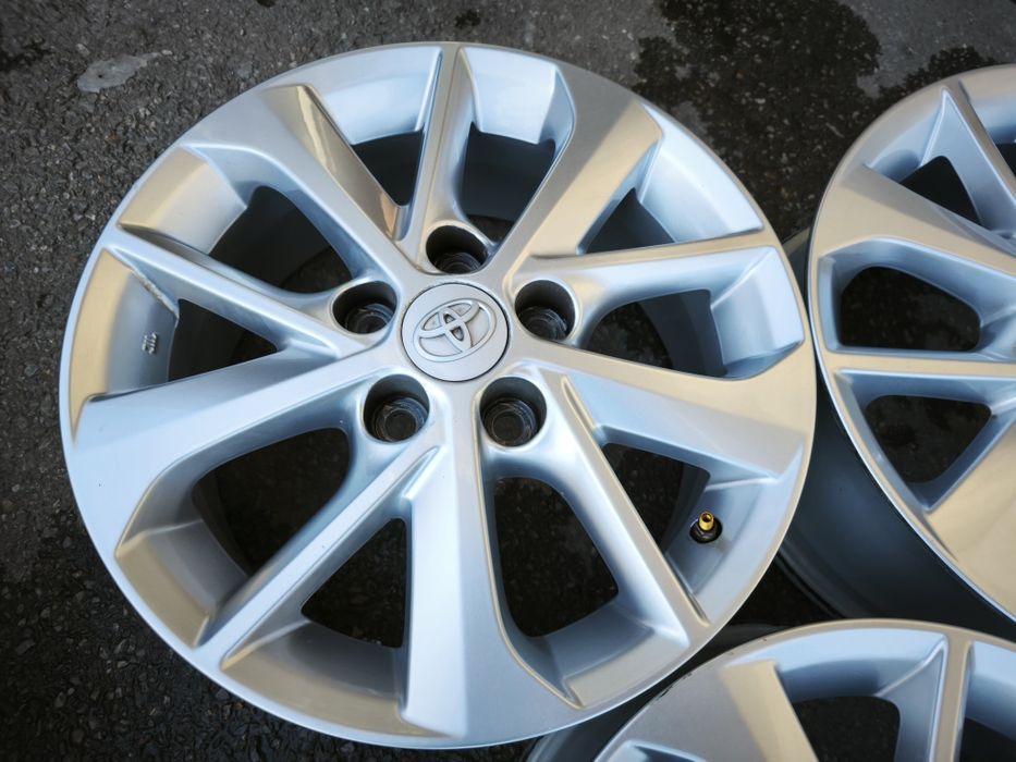 16" оригинални алуминиеви джанти за Toyota Corolla.