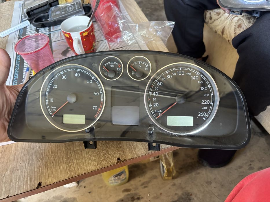 Табло за Vw Пасат 5 2002- 2006г бензин