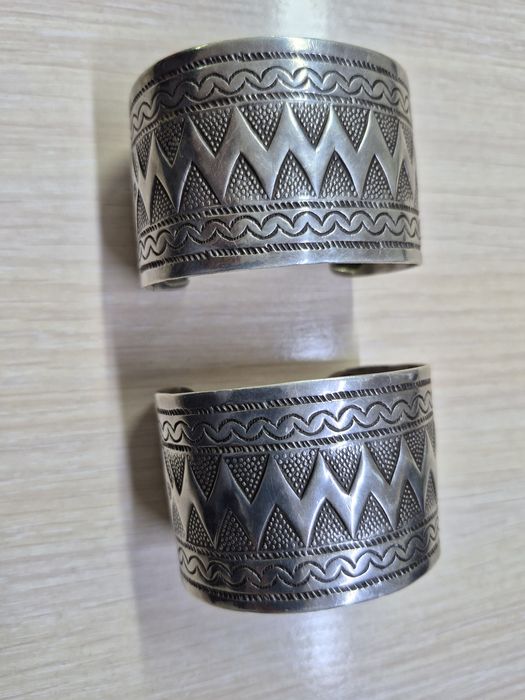 Жадағай тон шапан орамал сатылады