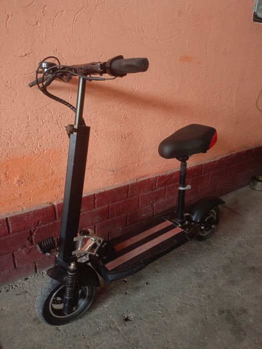 Продам Электросамокат.