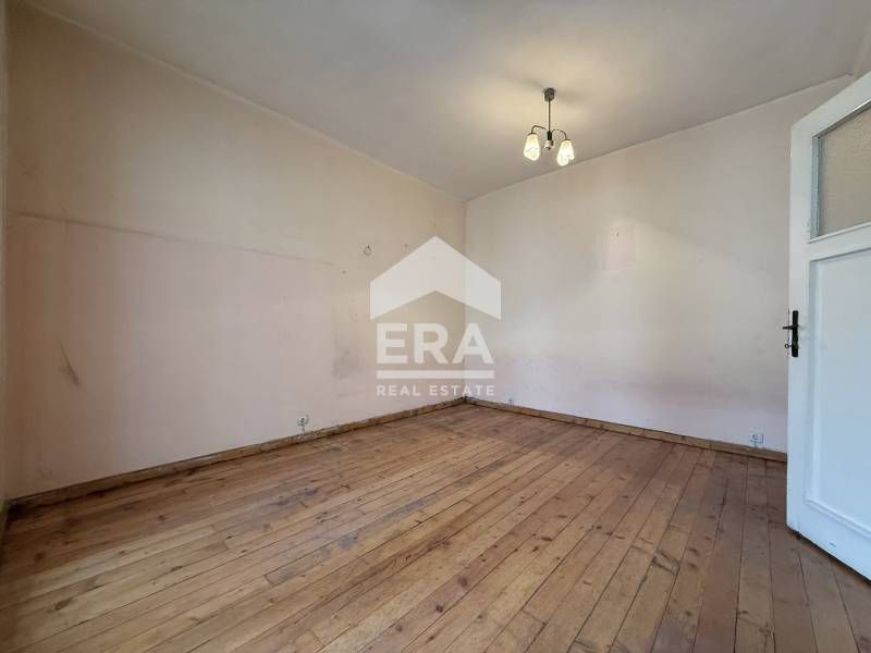 Апартамент за продажба до ул. Московска и катедрала „Свети Александър