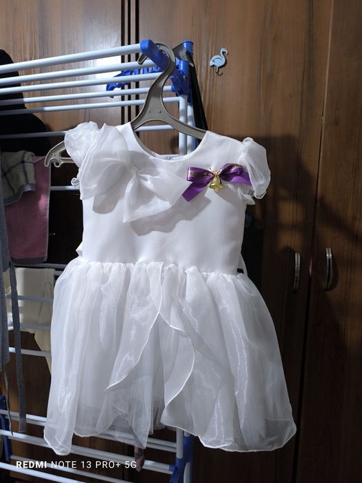 Белое пышное платье для девочки 5-6 лет