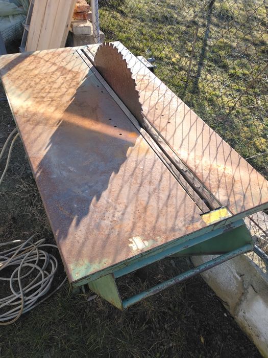 Circular cu masa 2 in 1