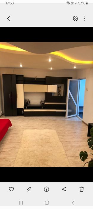 Apartament  cu trei camere de vânzare în Gaesti.