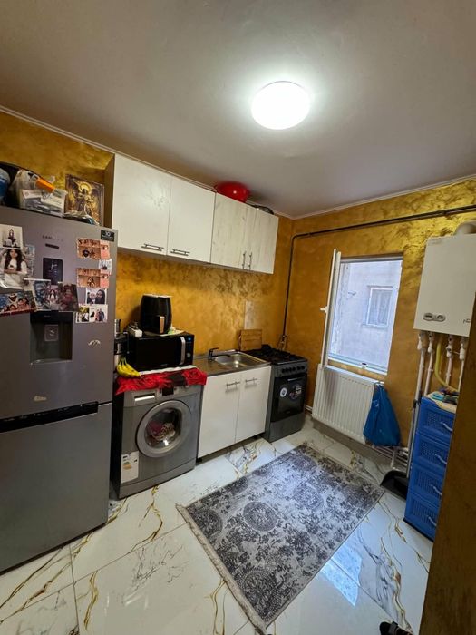 Vând apartament la cheie