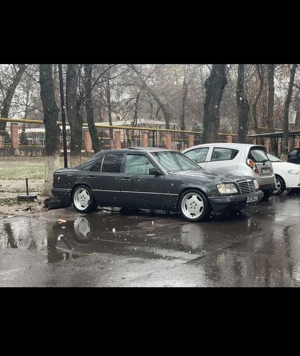 Mercedes Benz W124 Сотилади