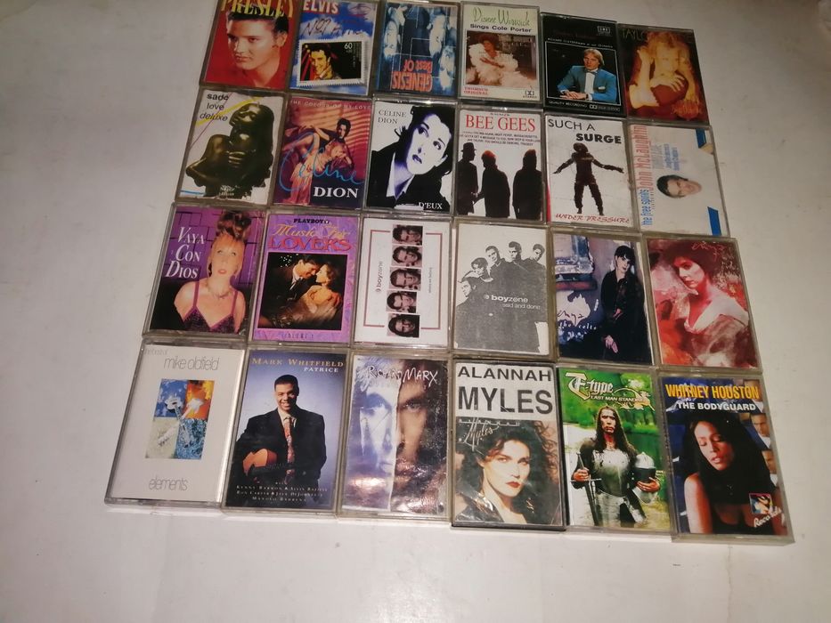 Аудио касети с различни изпълнители