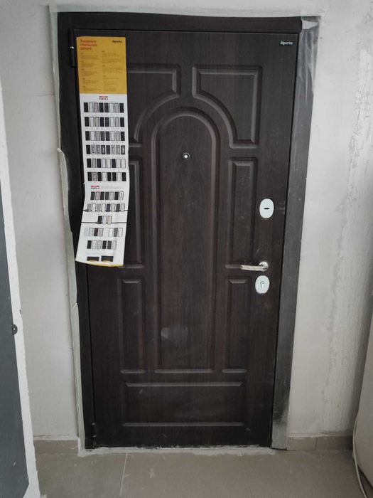 Входная дверь Eiporta