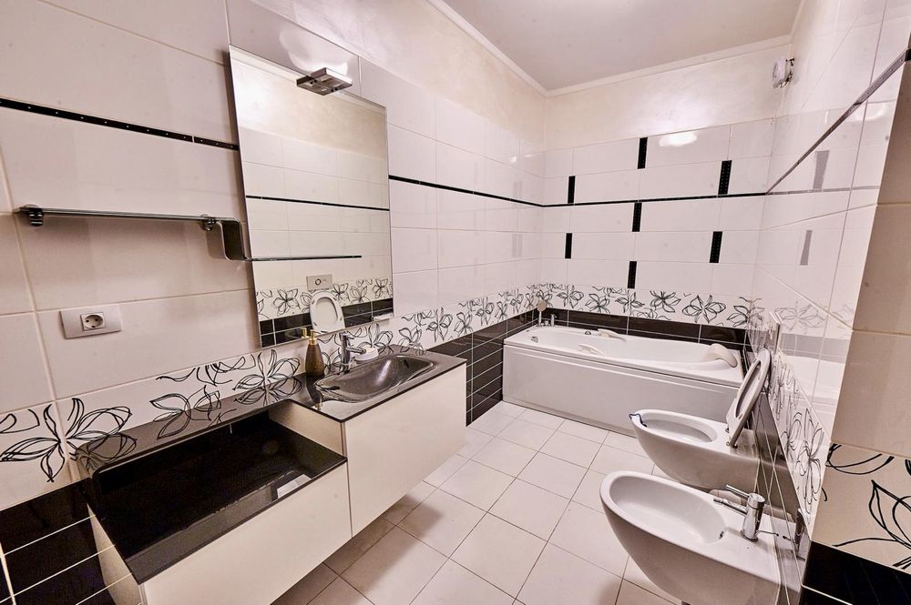 Apartament 3 camere Mamaia, vedere pe Lac, Proprietar