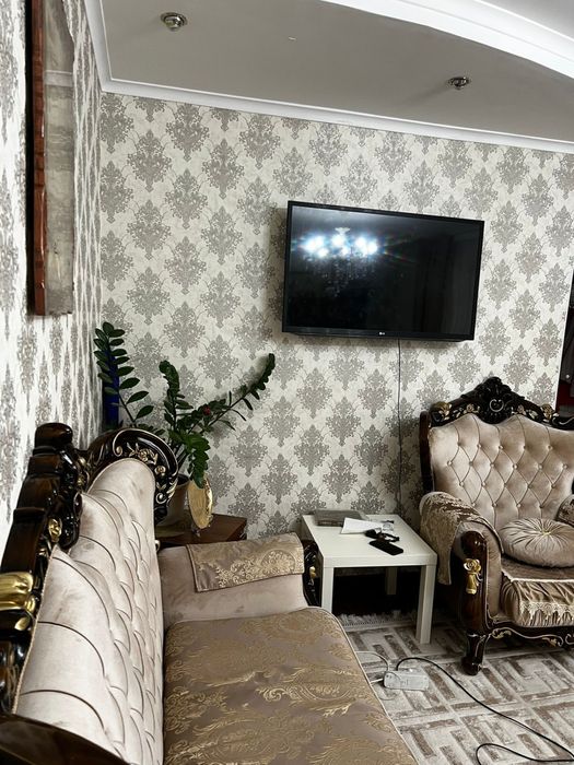 Диван.                .