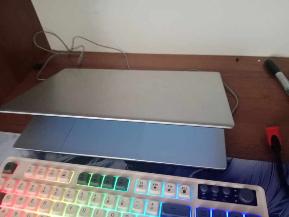 Продам офисный ноутбук