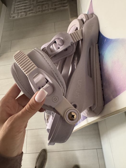 Продам сноуборд CAPITA с креплением +ботинки в поадрок 38 размер