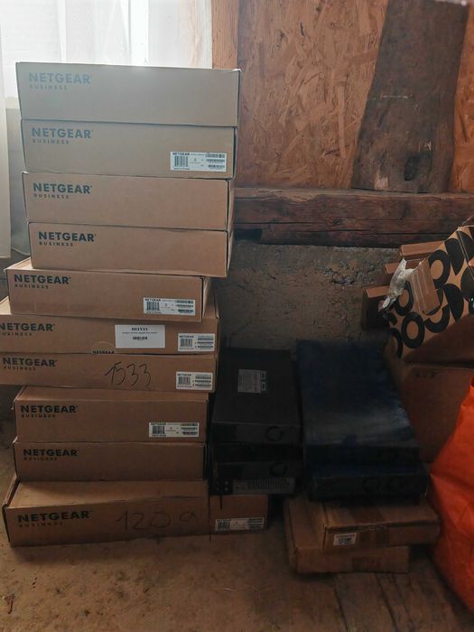 Switch-uri Netgear Poe/normale 24 porturi