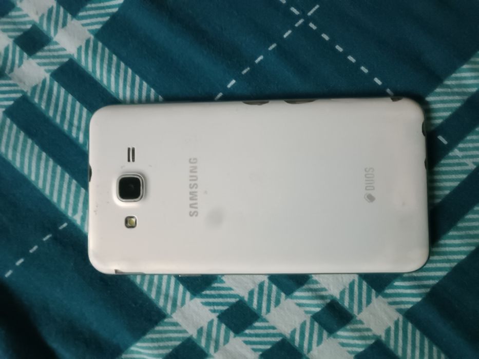 Самсунг J7 2014 смартфон