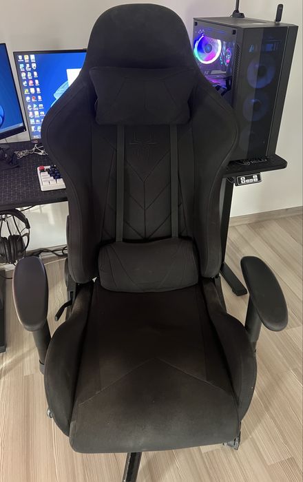 Setup Gaming 540hz Ryzen 7800x3D RTX 5070