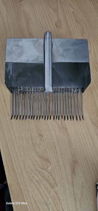 Vând pieptene pentru afine