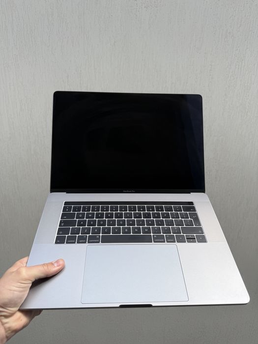 Apple MacBook Pro 2016 i7, 1TB SSD, 16GB RAM