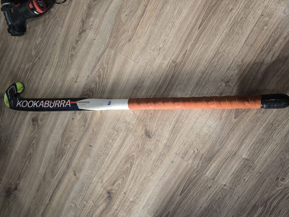 Стикове и кори за хокей на трева