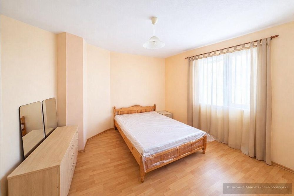 Двустаен апартамент в жк. Христо Смирненски