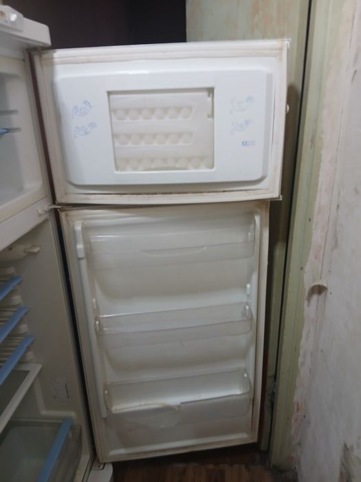 Продаю б/у холодильник