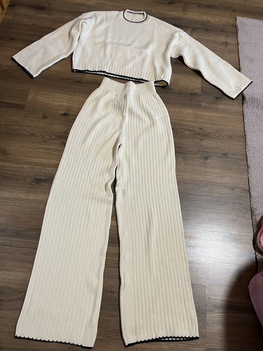 Комплект от две части