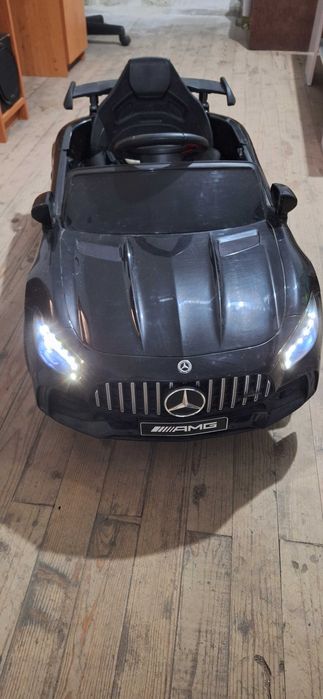 Детска акумулаторна кола