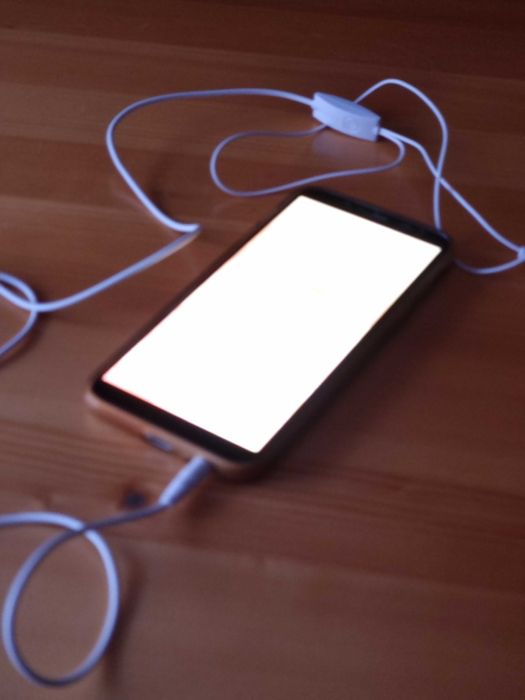 Telefon Samsung Galaxy J6 - baterie, procesor, Android - impecabile